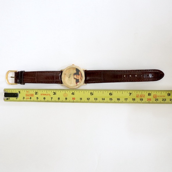 Classico round cherub angel watch - Picture 8 of 8